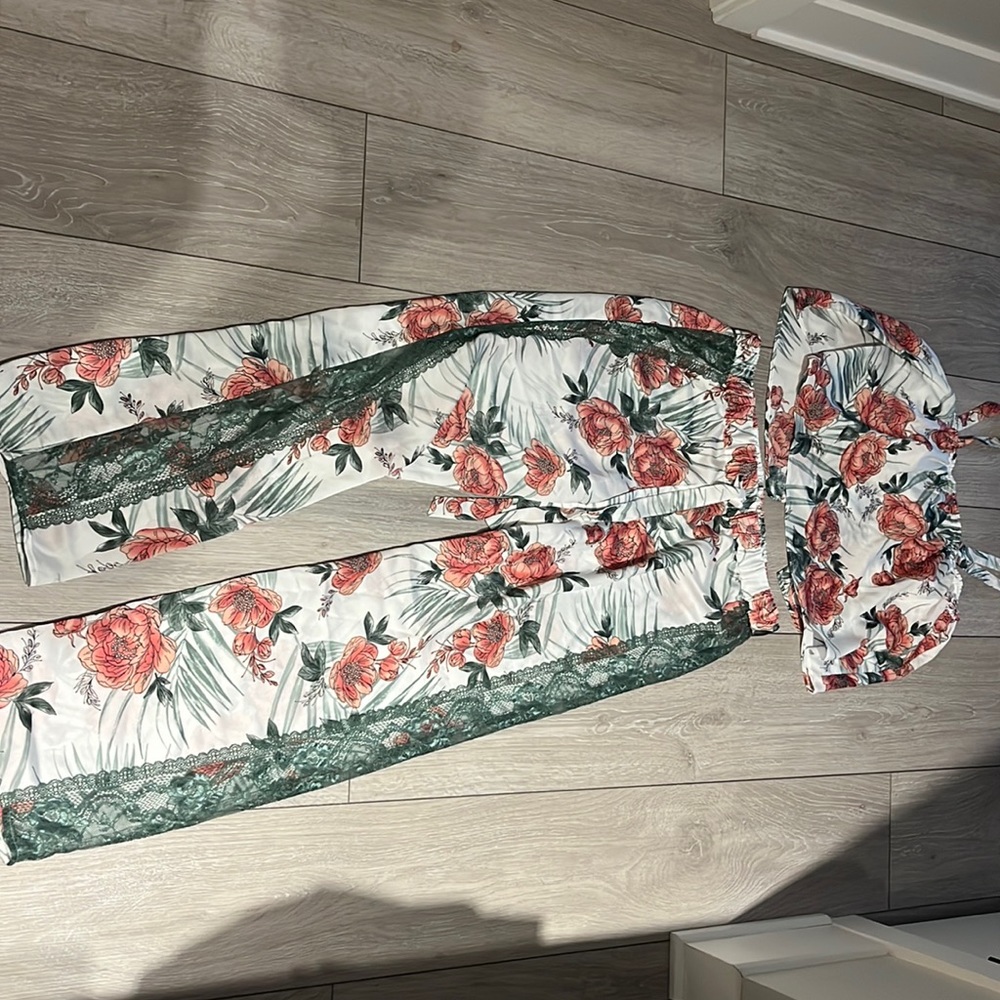 NWOT satin pyjama set